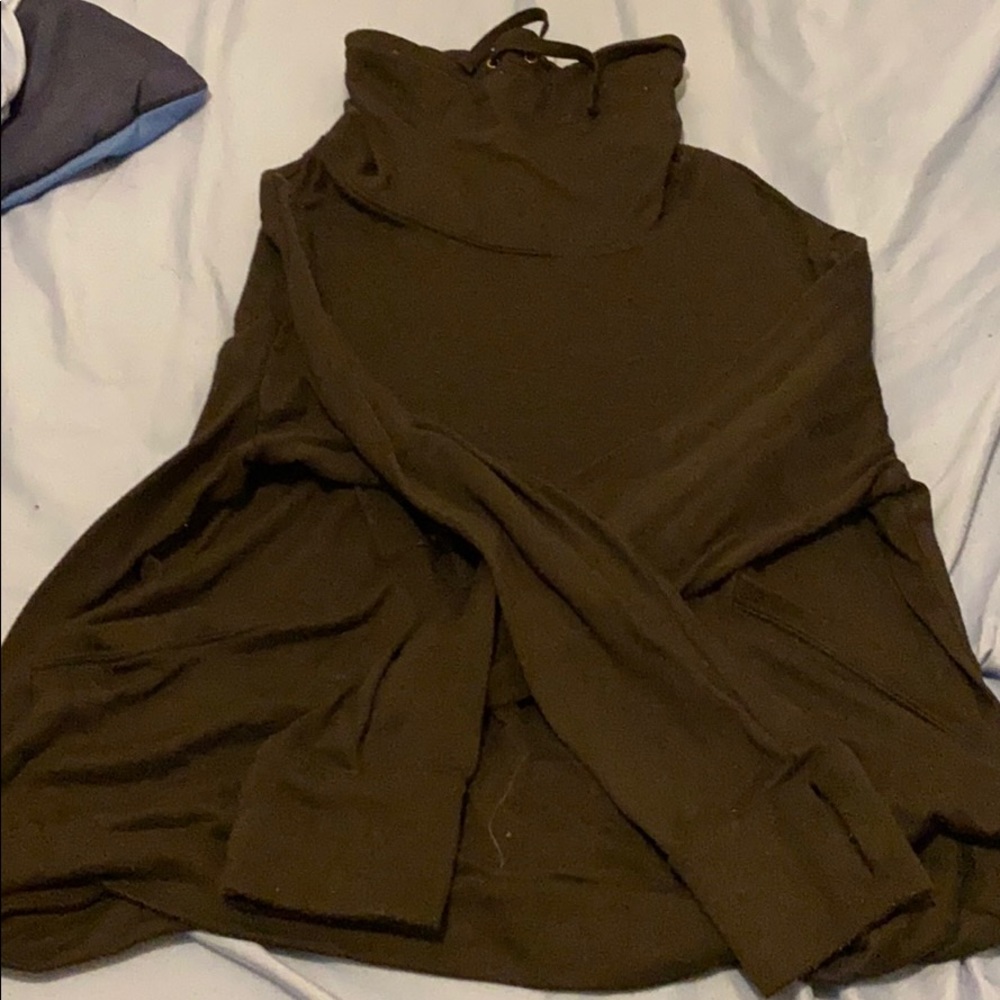 Turtle neck sweater for active wear